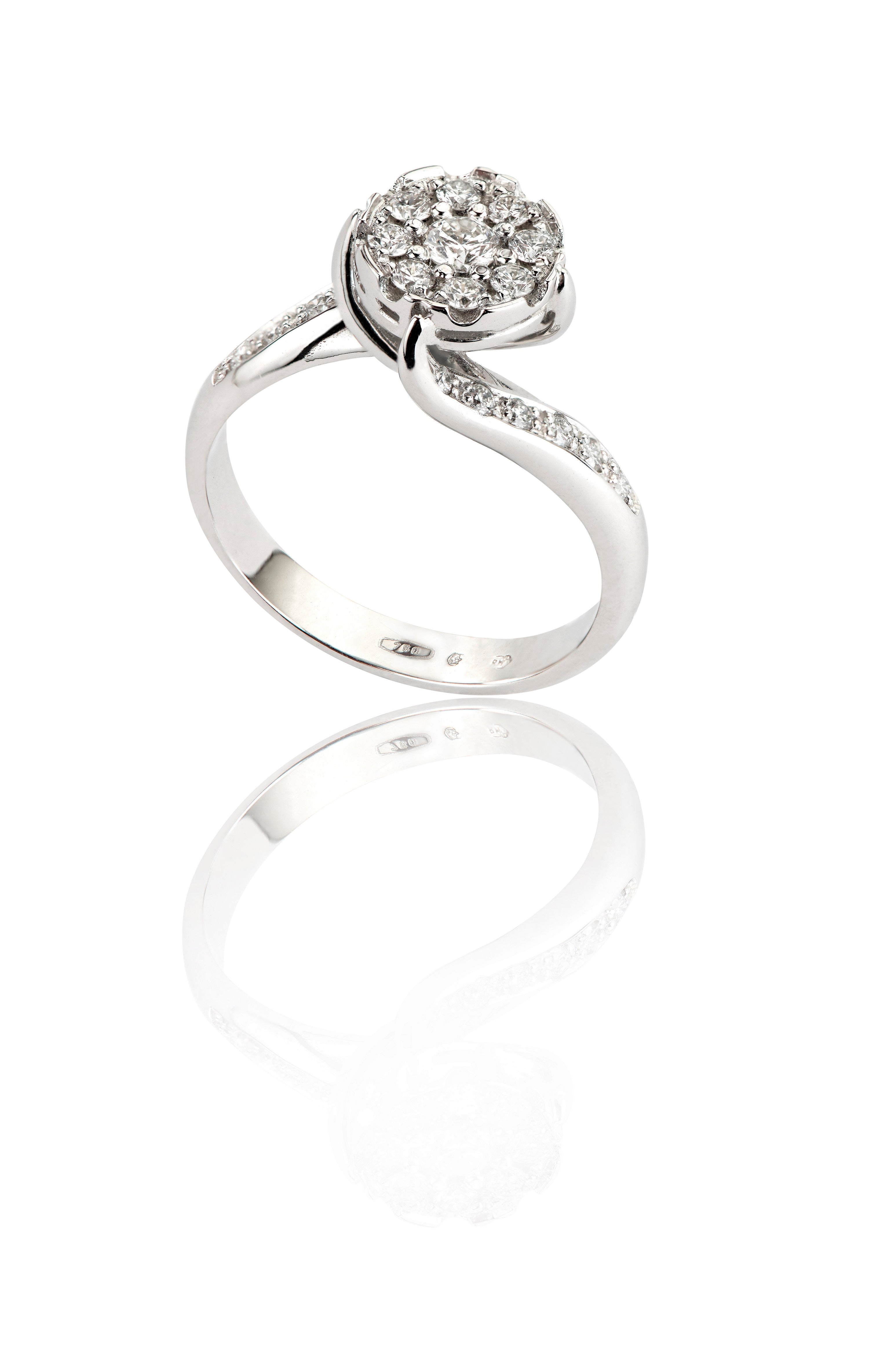 MAGIK COLLECTION – DIAMOND TWIST RING